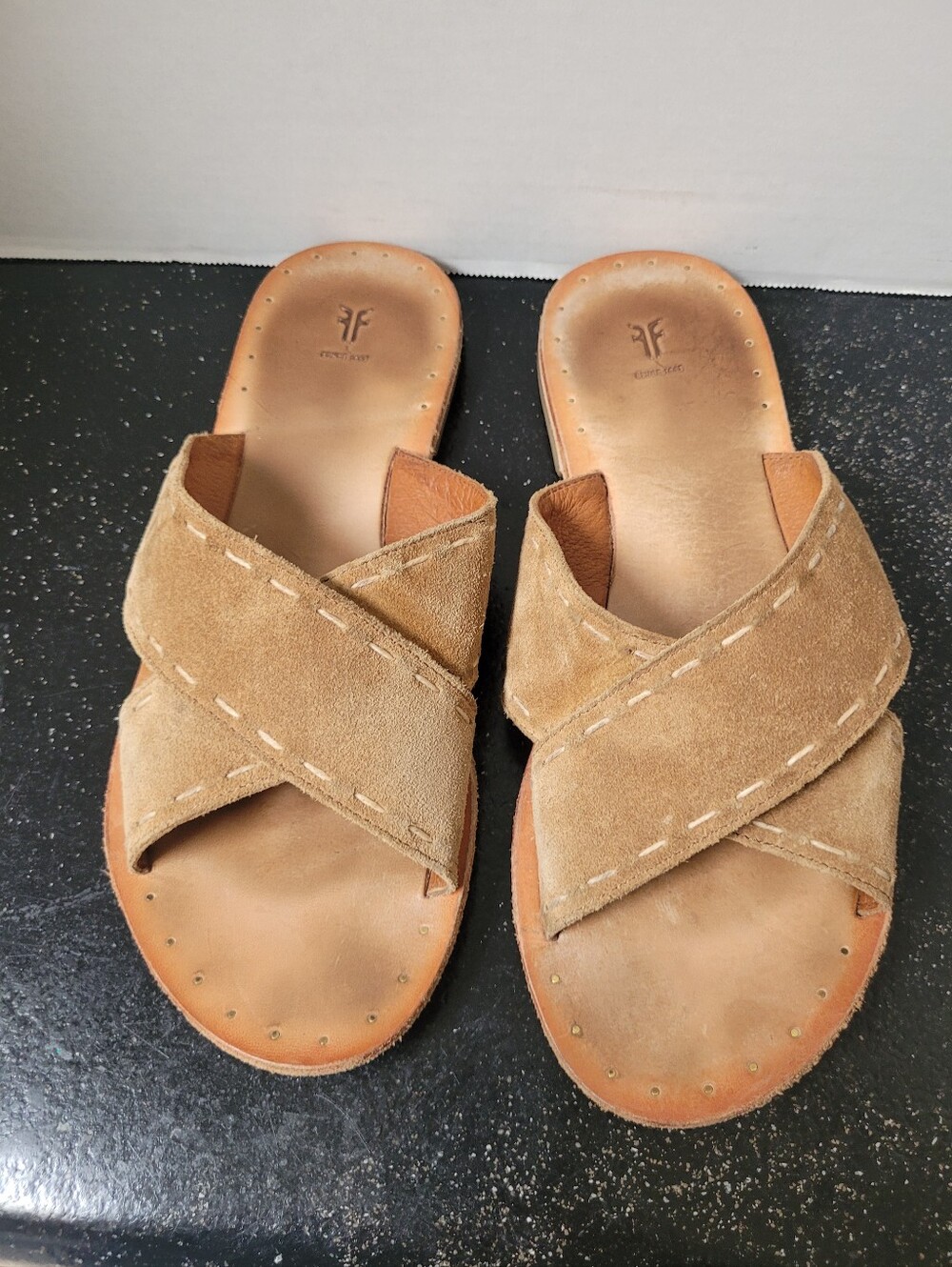 Frye Avery Pickstutch Tan Suede Crisscross Slide Sandals